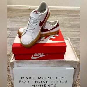 NIKE COURT LEGACY, Youth Size 2.5 NIB!